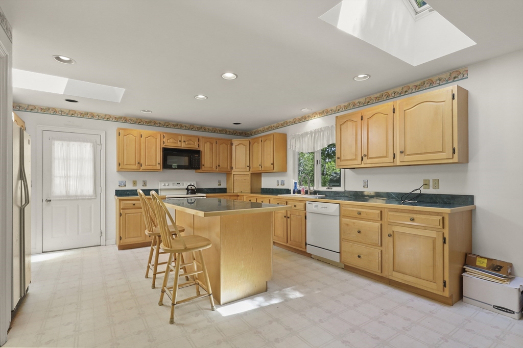 304 Round Cove Road Chatham, MA 02633 - Photo 17 of 30