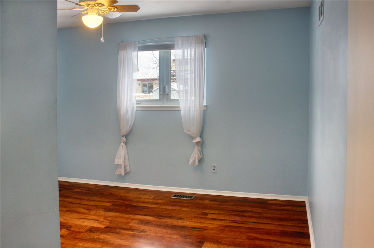 47393 Juniper Road Macomb, MI 48044 - Photo 12 of 18 50000207-11.JPG