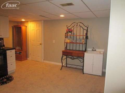 9286 West Stanley Road Flushing, MI 48433 - Photo 11 of 14 20366265-10.JPG