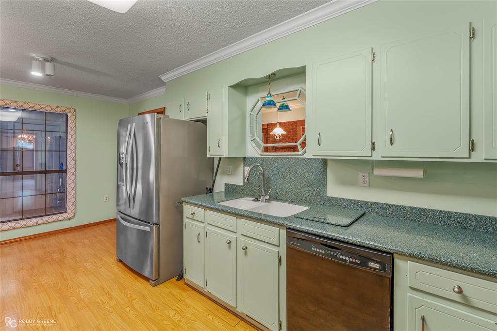 1001 Ridgewood Circle Minden, LA 71055 - Photo 10 of 26 Stainless appliances