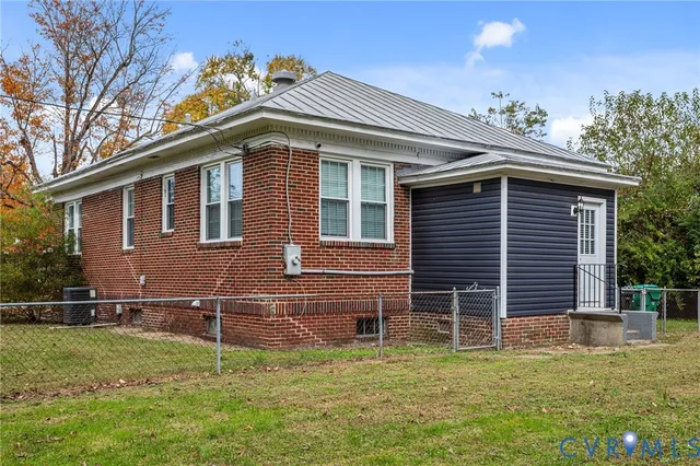 $305,000 | 405 Lafayette Avenue, Colonial Heights, VA 23834