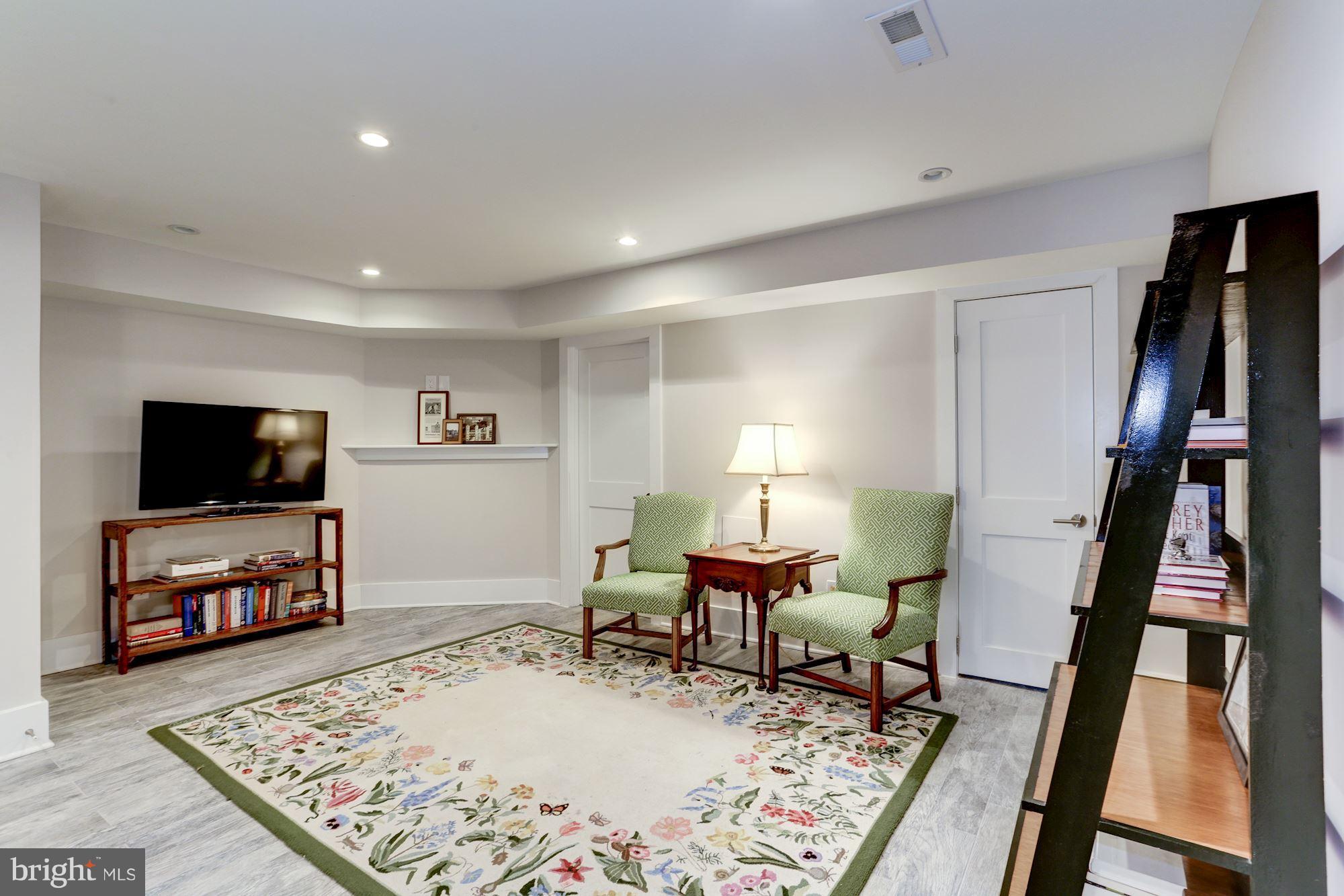 1337 Rittenhouse Street Northwest Washington, DC 20011 - Photo 15 of 22 Family Room