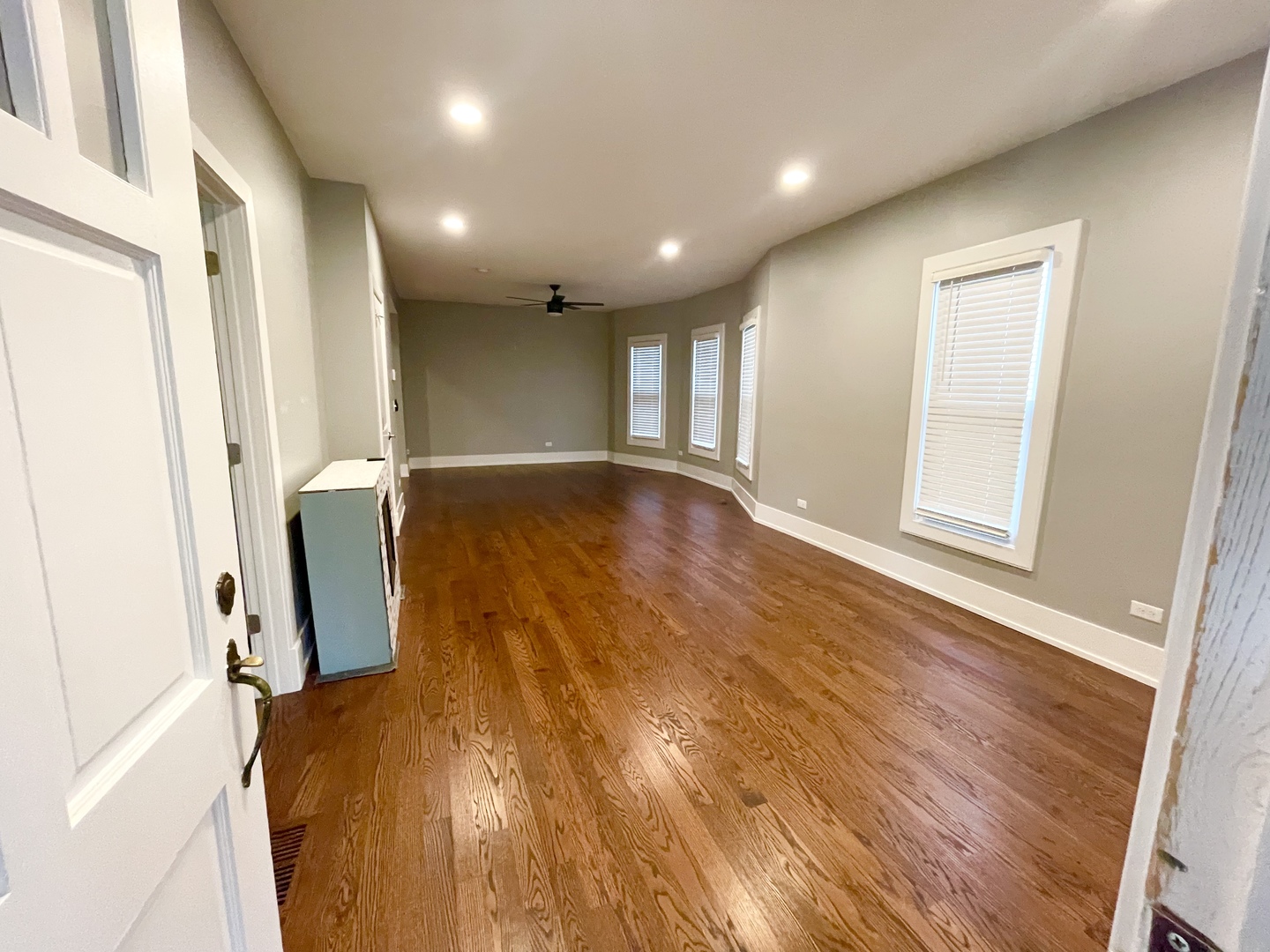 604 Clement Street Joliet, IL 60435 - Photo 5 of 24