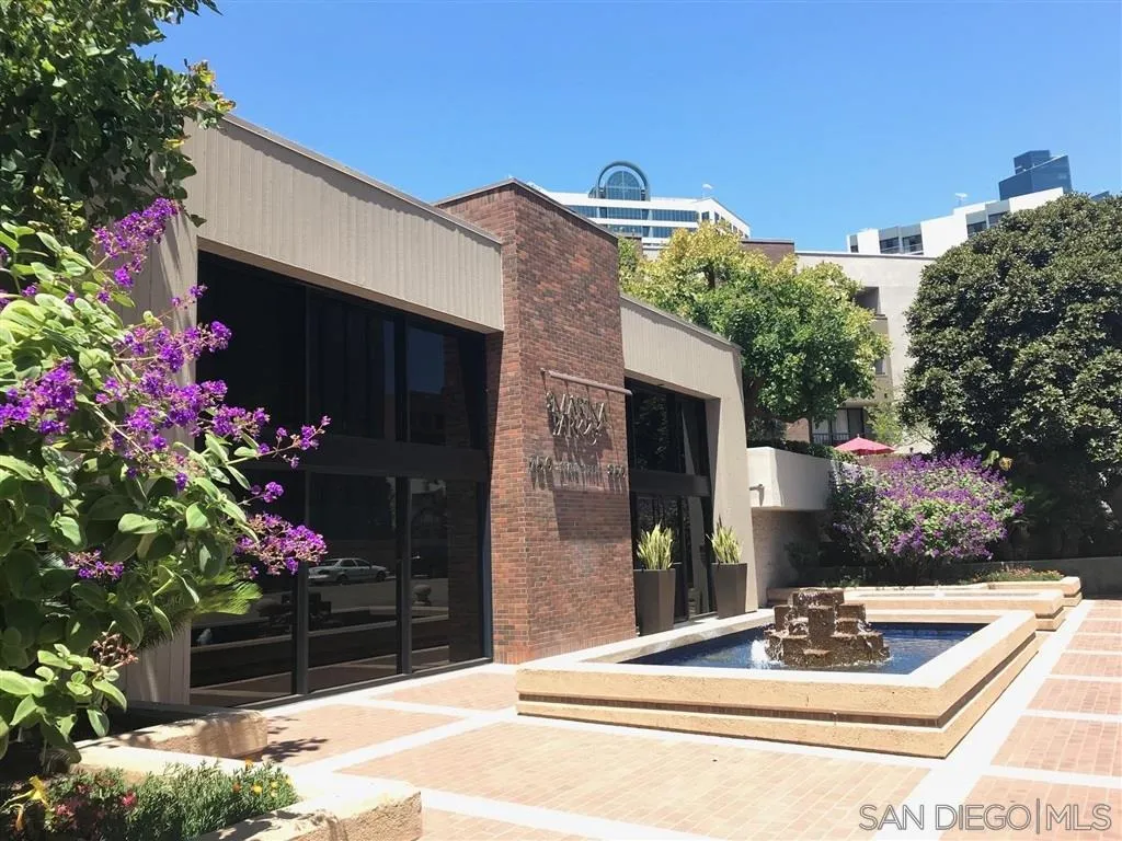 a view of a house with street