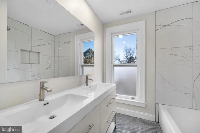 $4,600 | 311 West Main Street, Purcellville, VA 20132