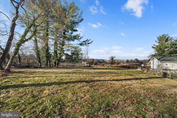 $4,600 | 311 West Main Street, Purcellville, VA 20132