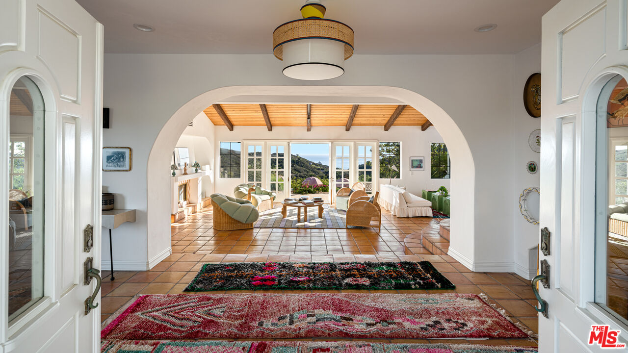 33261 Decker School Road Malibu, CA 90265 - Photo 6 of 32