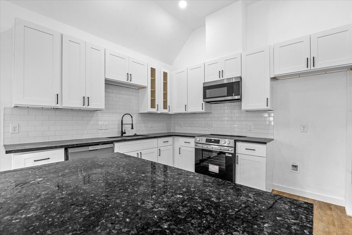 5106 Pershing Street Houston, TX 77033 - Photo 11 of 25