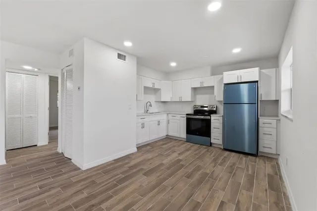 $1,600 | 1301 Emerald Terrace, Unit 14, Fort Pierce, FL 34950