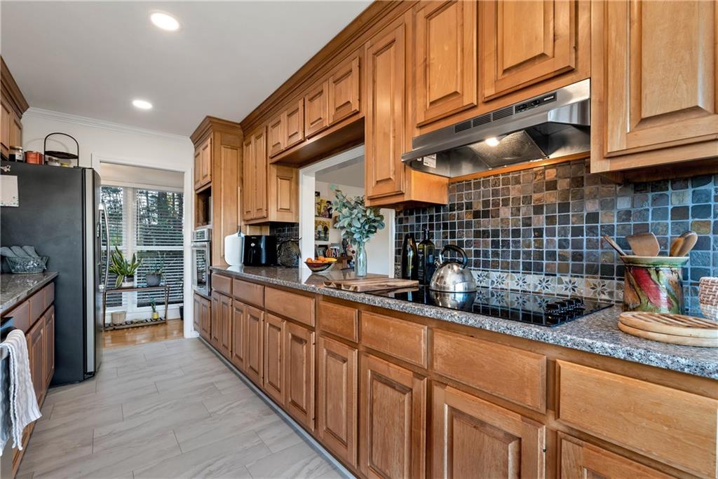 962 Woodbrier Sautee Nacoochee, GA 30571 - Photo 23 of 52 a kitchen with lots of counter top space