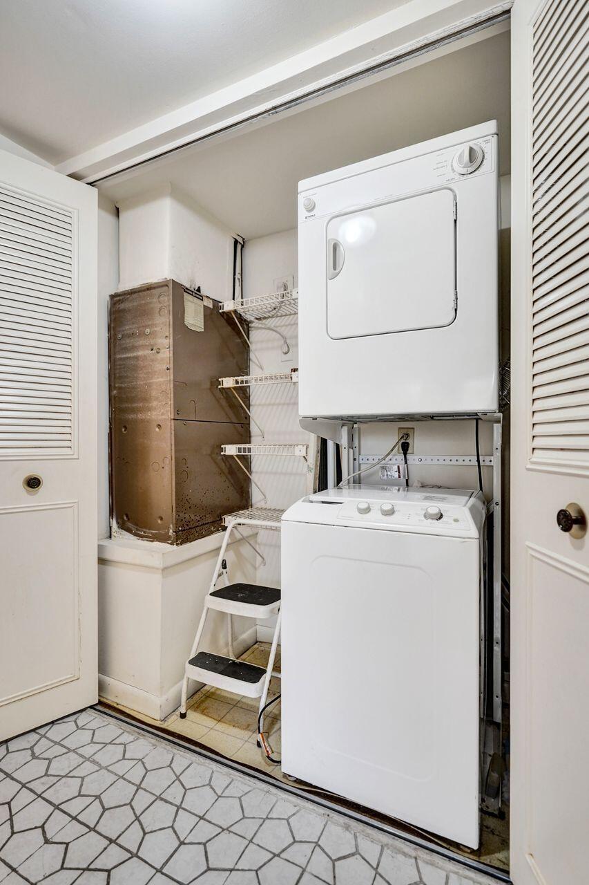 282 Cape Cod Circle, Unit A Lake Worth, FL 33467 - Photo 18 of 31 Utility Room