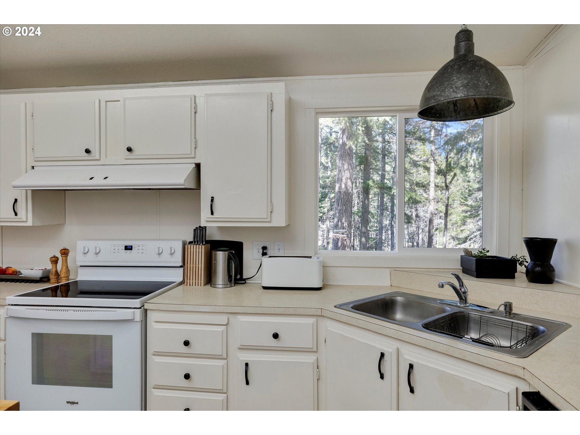 2040 State Road Mosier, OR 97040 - Photo 17 of 47 Gallery Image 17