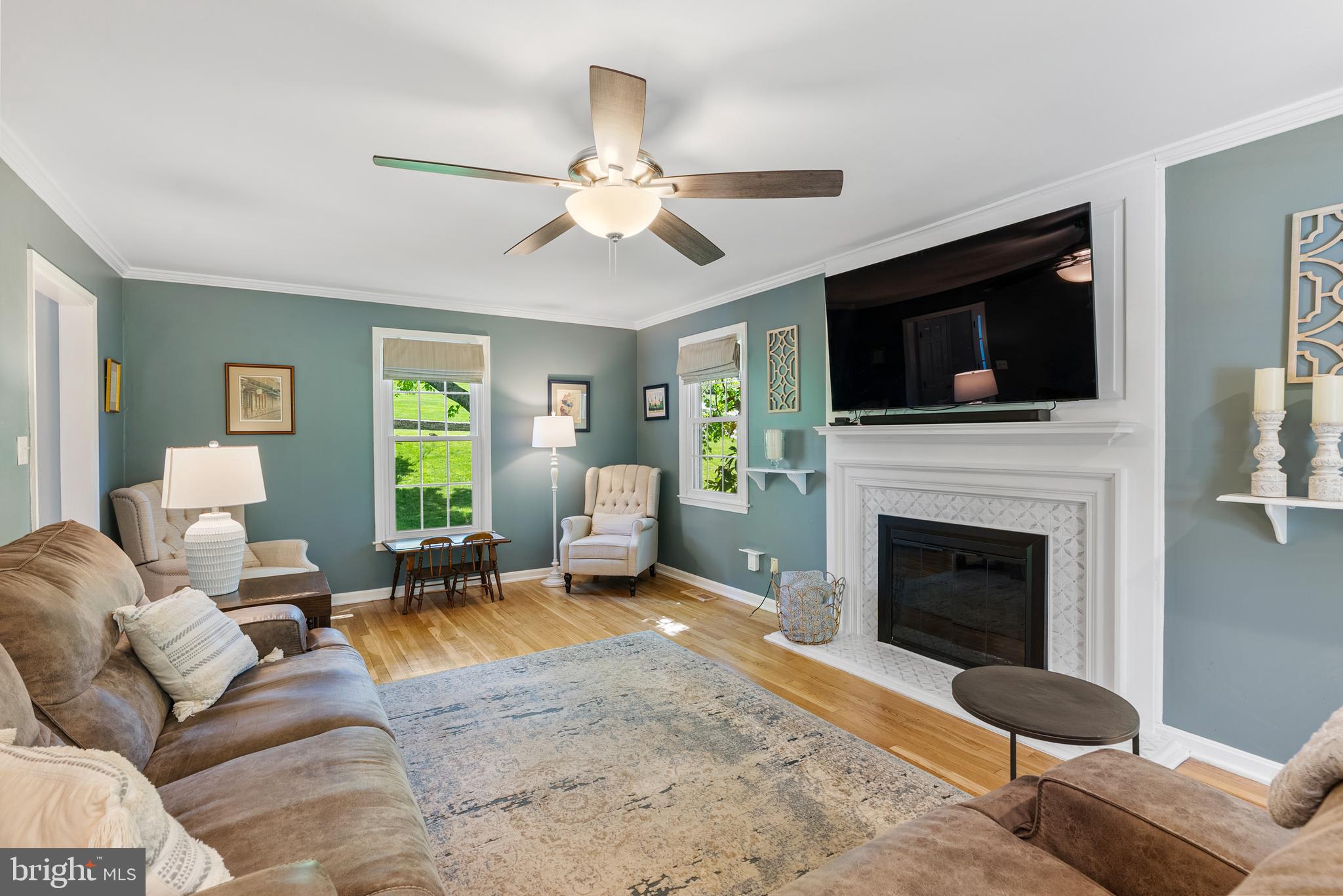 13716 Princess Anne Way Phoenix, MD 21131 - Photo 6 of 54 Living room