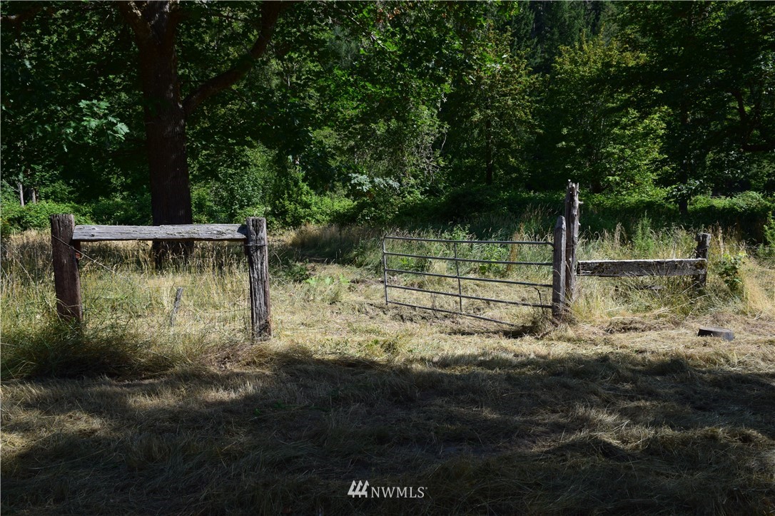 1258 Silverbrook Road Randle, WA 98377 - Photo 14 of 31 Gallery Image 14