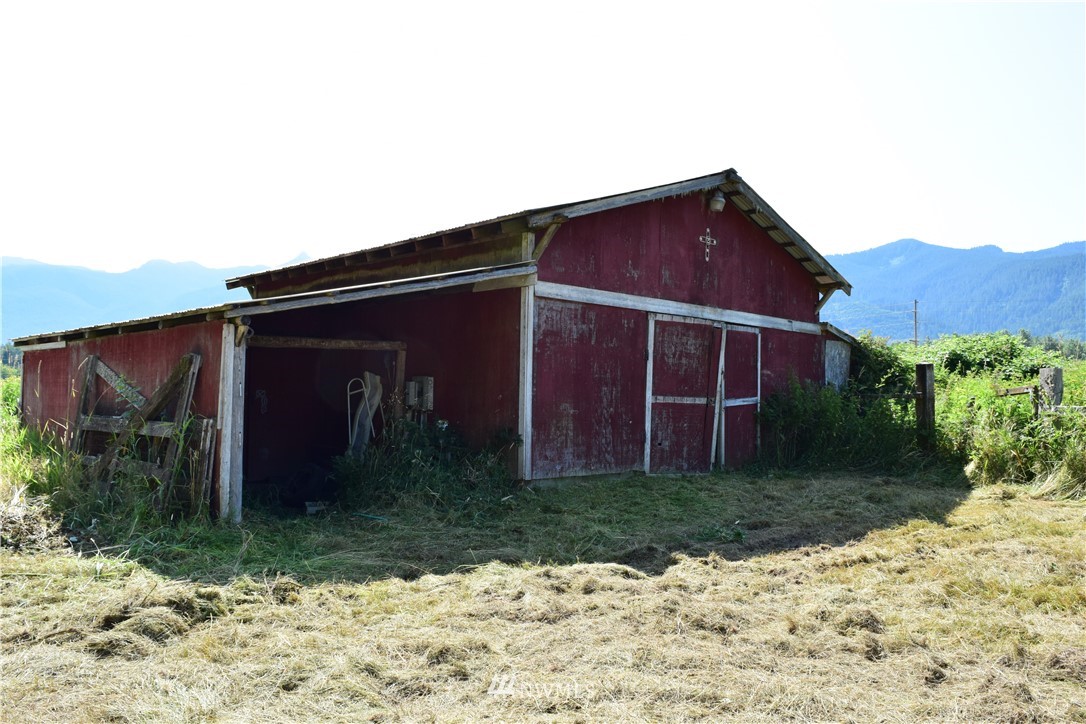 1258 Silverbrook Road Randle, WA 98377 - Photo 4 of 31 Gallery Image 4