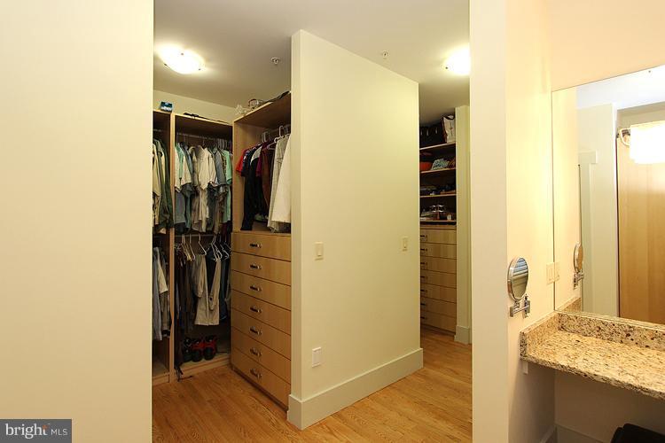 7600 Cabin Road Cabin John, MD 20818 - Photo 15 of 29 Master Bedroom Dressing Room