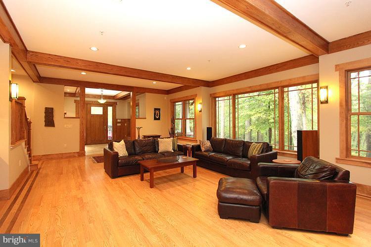 7600 Cabin Road Cabin John, MD 20818 - Photo 17 of 29 Living Room