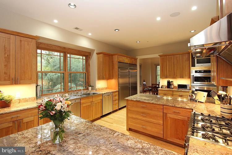 7600 Cabin Road Cabin John, MD 20818 - Photo 20 of 29 Kitchen