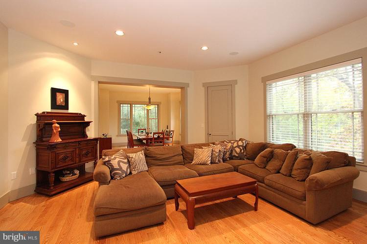 7600 Cabin Road Cabin John, MD 20818 - Photo 10 of 29 Family Room