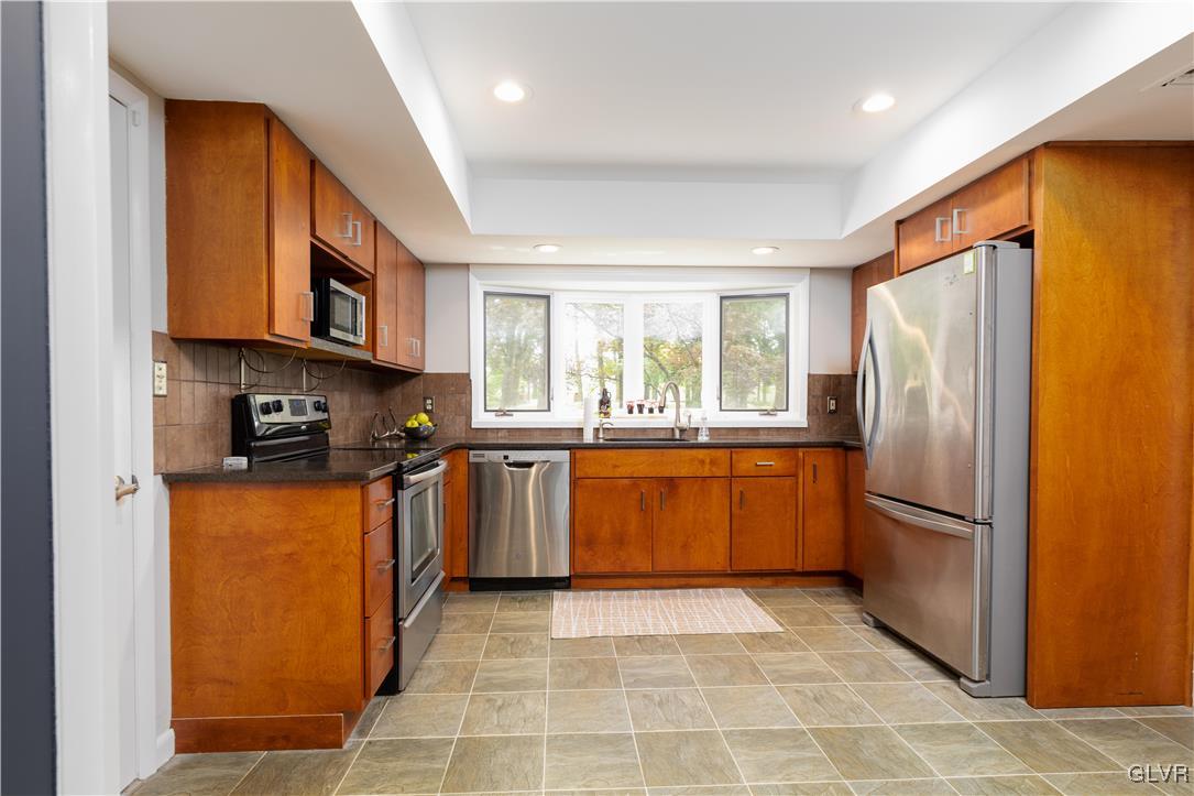 3745 Oakland Road Bethlehem, PA 18020 - Photo 17 of 43 Gallery Image 17