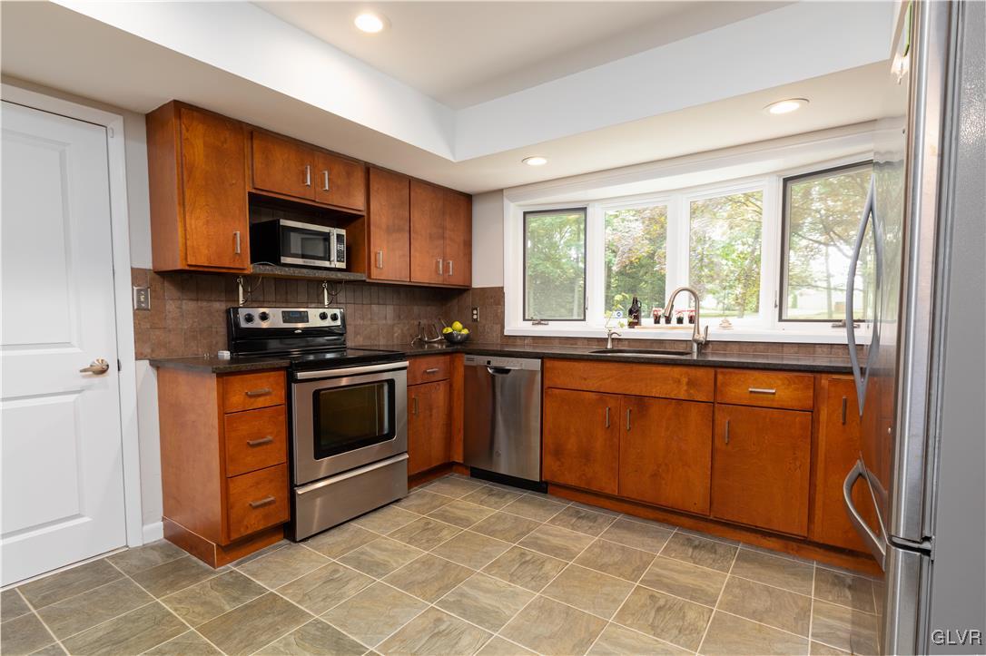 3745 Oakland Road Bethlehem, PA 18020 - Photo 18 of 43 Gallery Image 18
