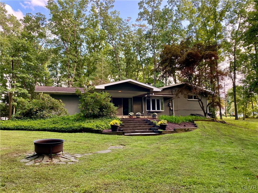 3745 Oakland Road Bethlehem, PA 18020 - Photo 2 of 43 Gallery Image 2
