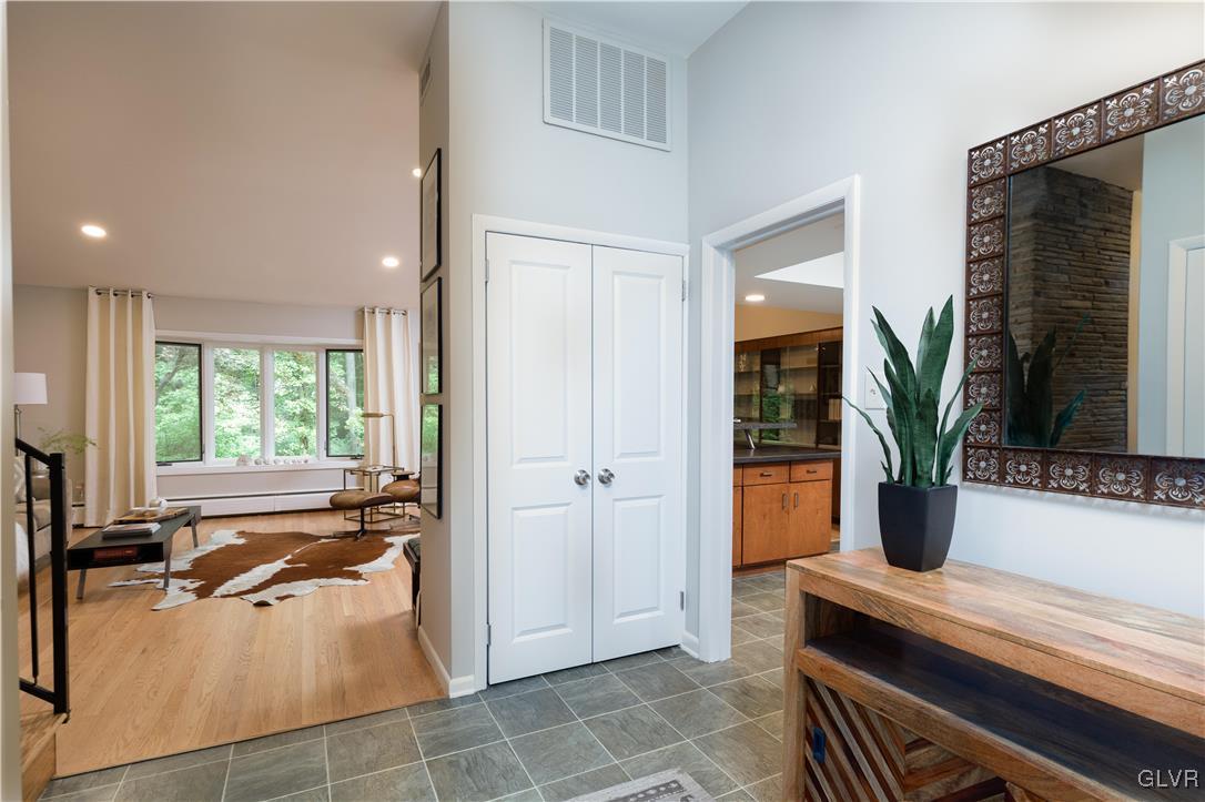 3745 Oakland Road Bethlehem, PA 18020 - Photo 5 of 43 Gallery Image 5