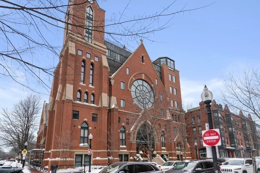 2 Clarendon Street, Unit 401 Boston, MA 02116 - Photo 17 of 24