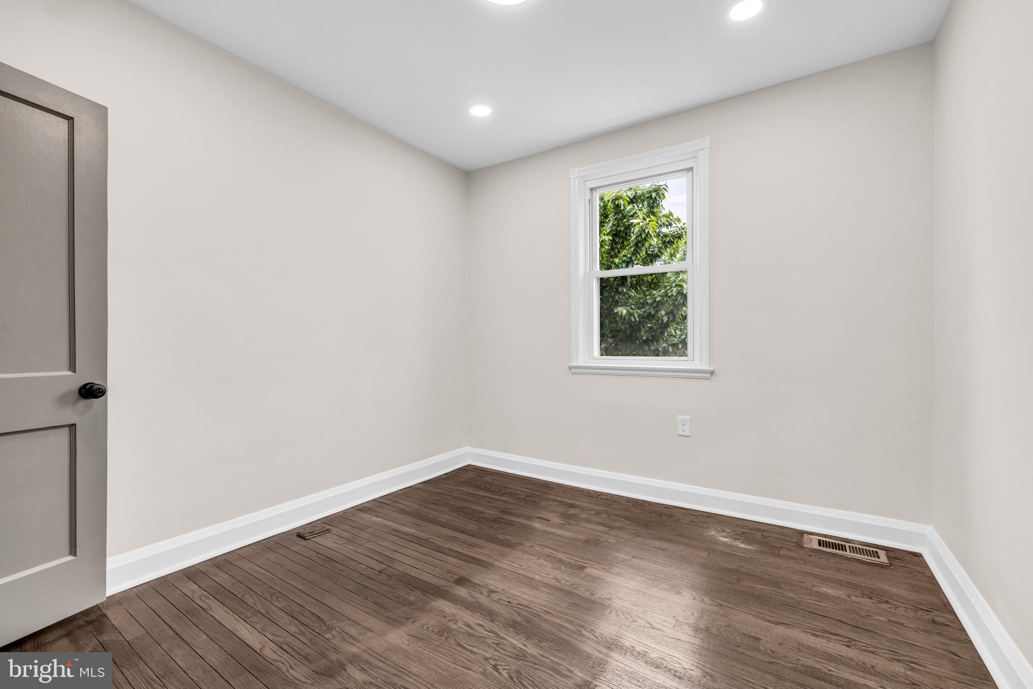 1513 Kingsway Road Baltimore, MD 21218 - Photo 21 of 47 3rd bedroom with recess lights, hardwood floors