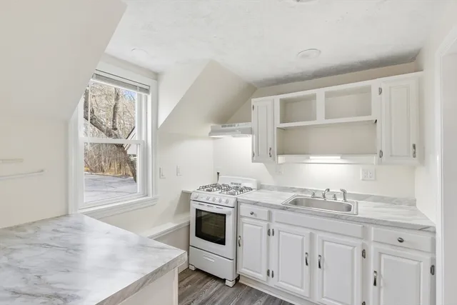 $2,600 | 294 Great Road, Unit REAR, Littleton, MA 01460