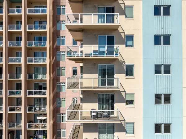 $568,000 | 488 East Ocean Boulevard, Unit 717, Long Beach, CA 90802