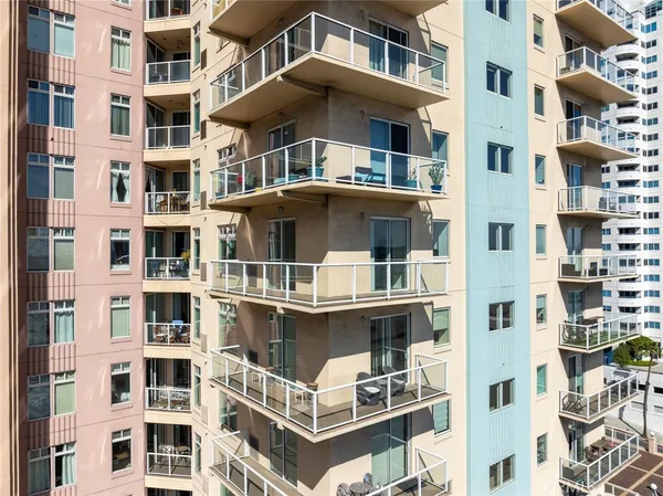 $568,000 | 488 East Ocean Boulevard, Unit 717, Long Beach, CA 90802