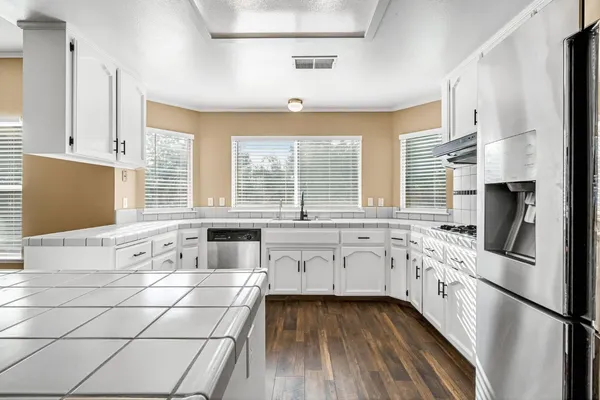 $715,000 | 2034 Wrenwood Avenue, Clovis, CA 93611