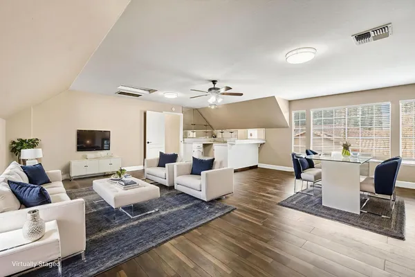 $715,000 | 2034 Wrenwood Avenue, Clovis, CA 93611