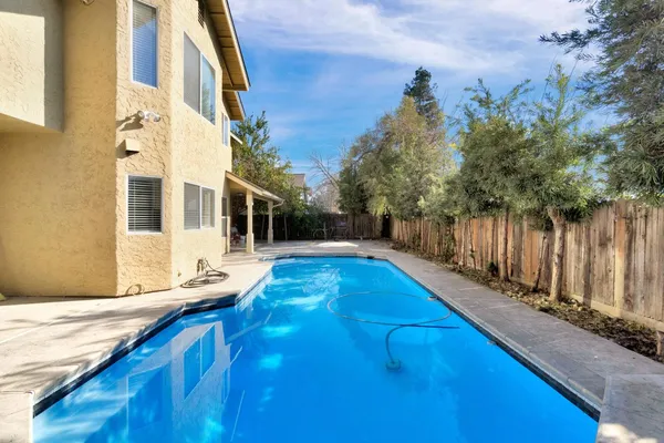 $715,000 | 2034 Wrenwood Avenue, Clovis, CA 93611