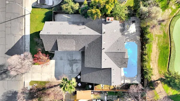 $715,000 | 2034 Wrenwood Avenue, Clovis, CA 93611