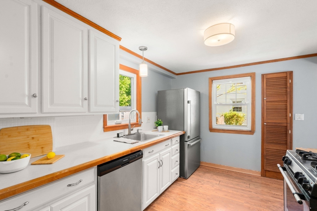 17 Myopia Road Boston, MA 02136 - Photo 11 of 27