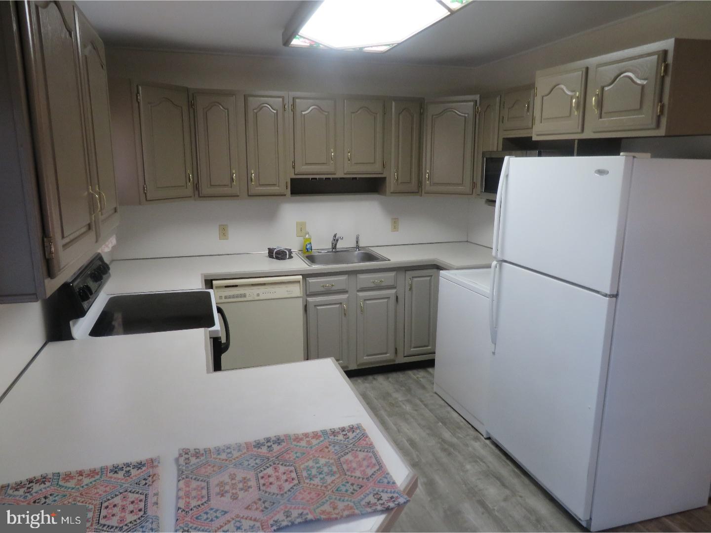 73 Crown Road Levittown, PA 19057 - Photo 5 of 23 Kitchen