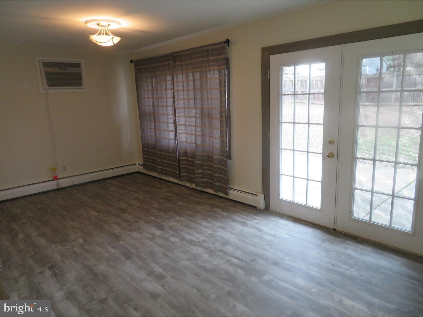 73 Crown Road Levittown, PA 19057 - Photo 7 of 23 Dining Room
