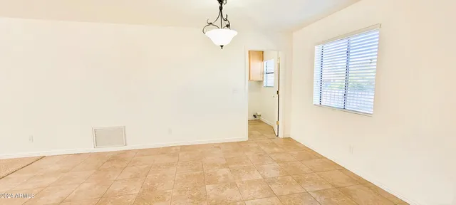 $2,000 | 220 South Paloma, Show Low, AZ 85901