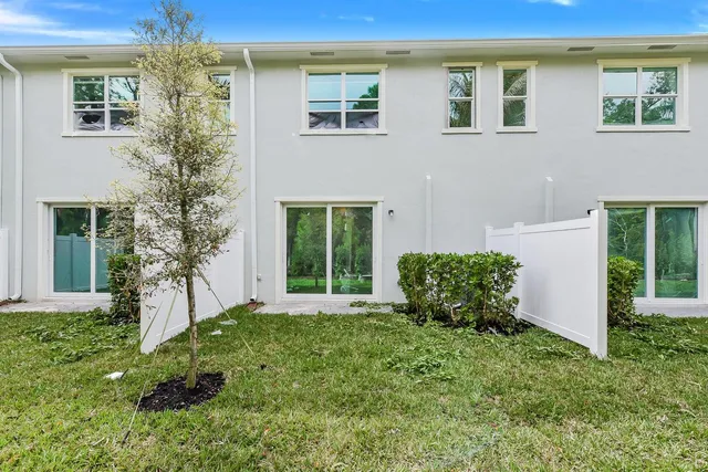 $2,950 | 4519 Hollister Avenue, Lake Worth, FL 33463