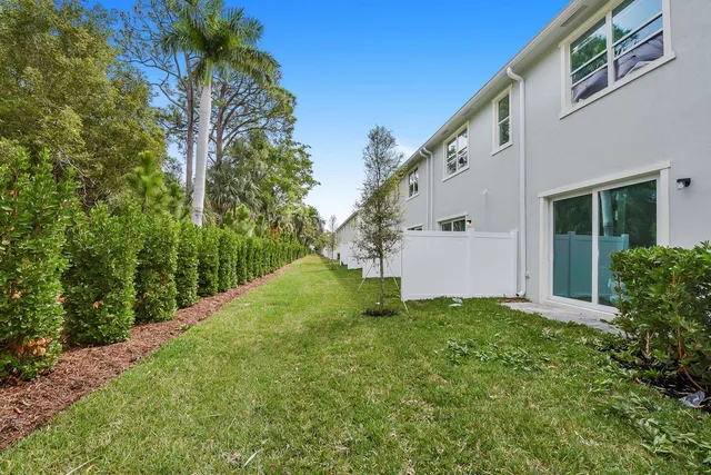 $2,950 | 4519 Hollister Avenue, Lake Worth, FL 33463