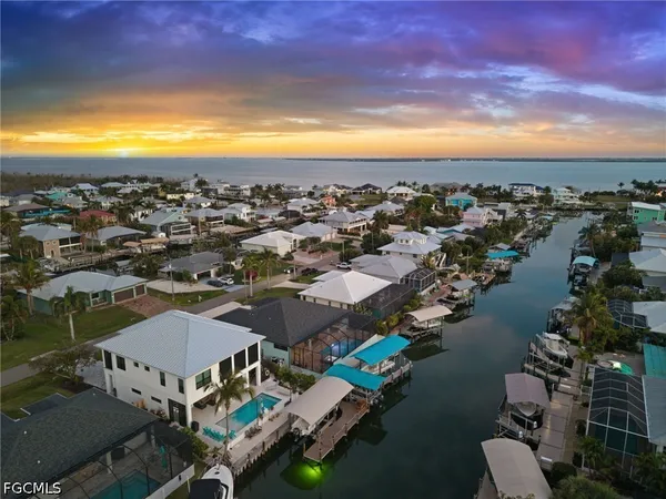 $999,000 | 2419 Carambola Lane, St. James City, FL 33956
