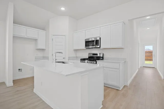 $279,975 | 277 Bendecido Loop, Elgin, TX 78621