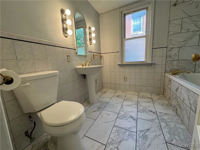 $1,400 | 401 Parkside Avenue, Buffalo, NY 14216