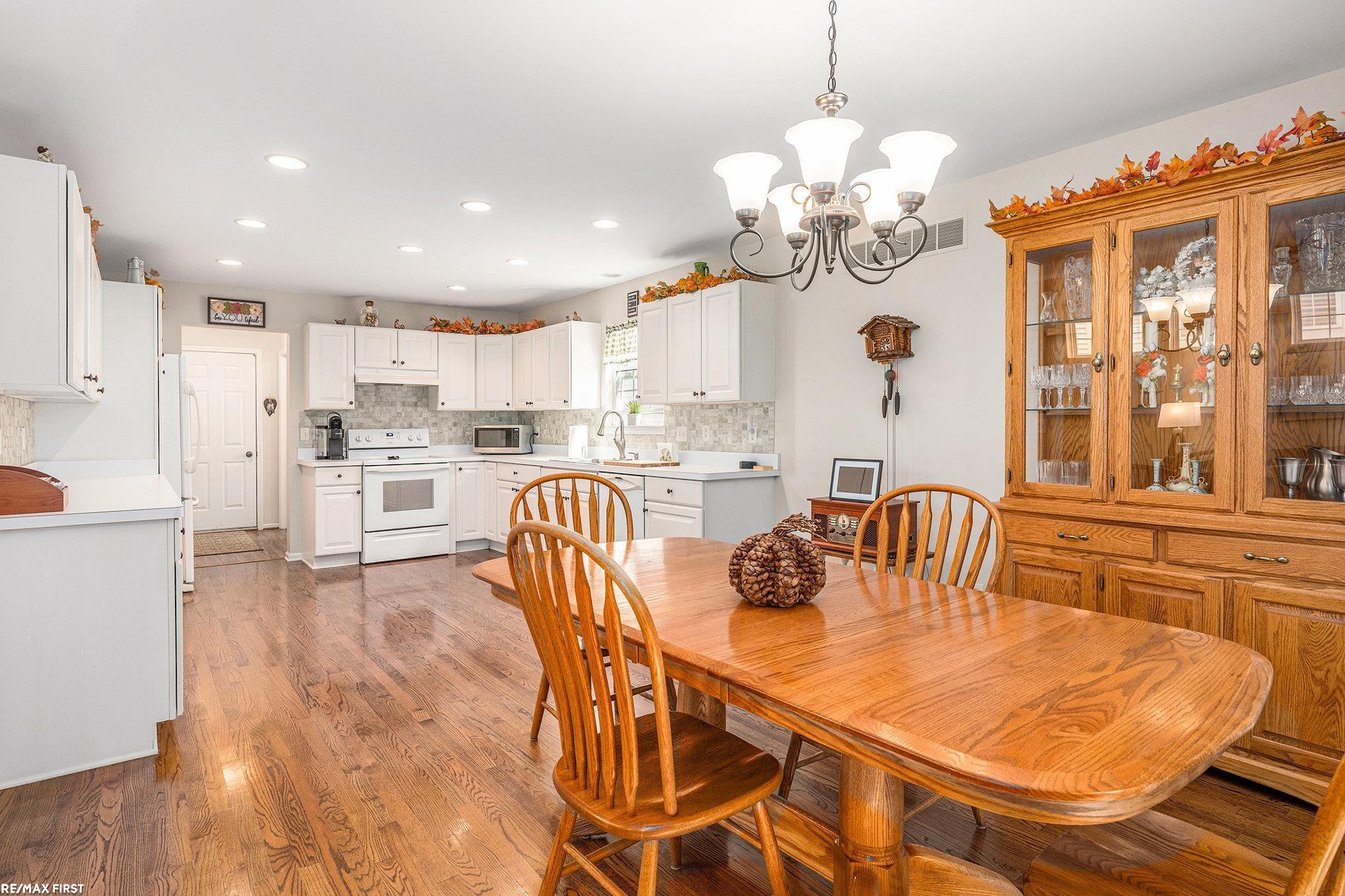 5336 Forest Ridge Drive Clarkston, MI 48346 - Photo 10 of 31