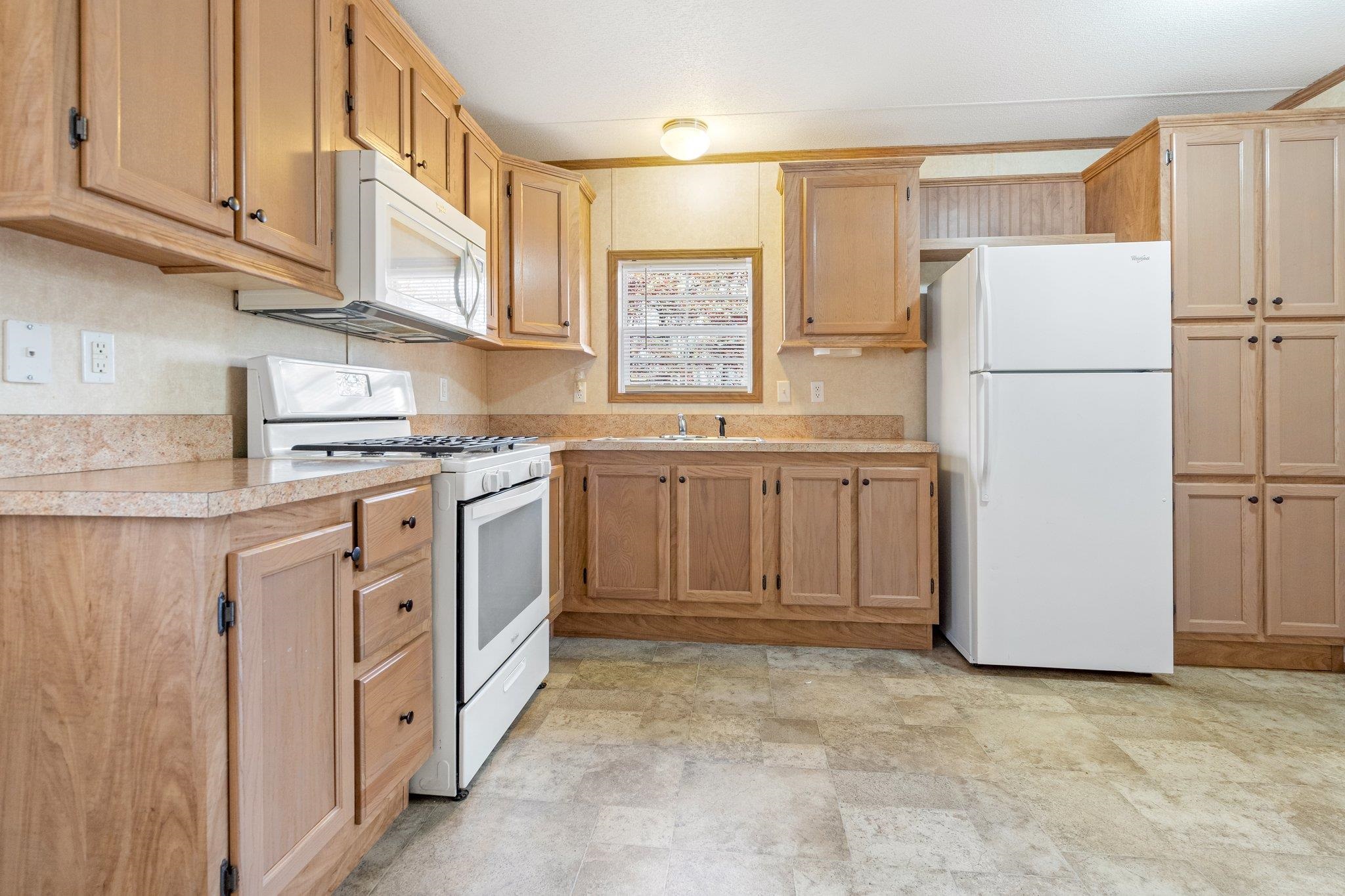 285 Wilderness Road Bethlehem, NH 03574 - Photo 9 of 48 Gallery Image 9