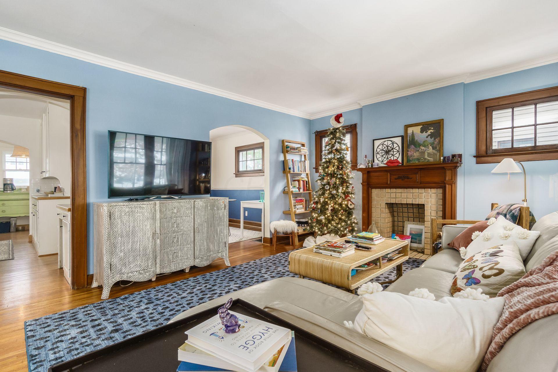 648 South Cassingham Road Columbus, OH 43209 - Photo 12 of 55