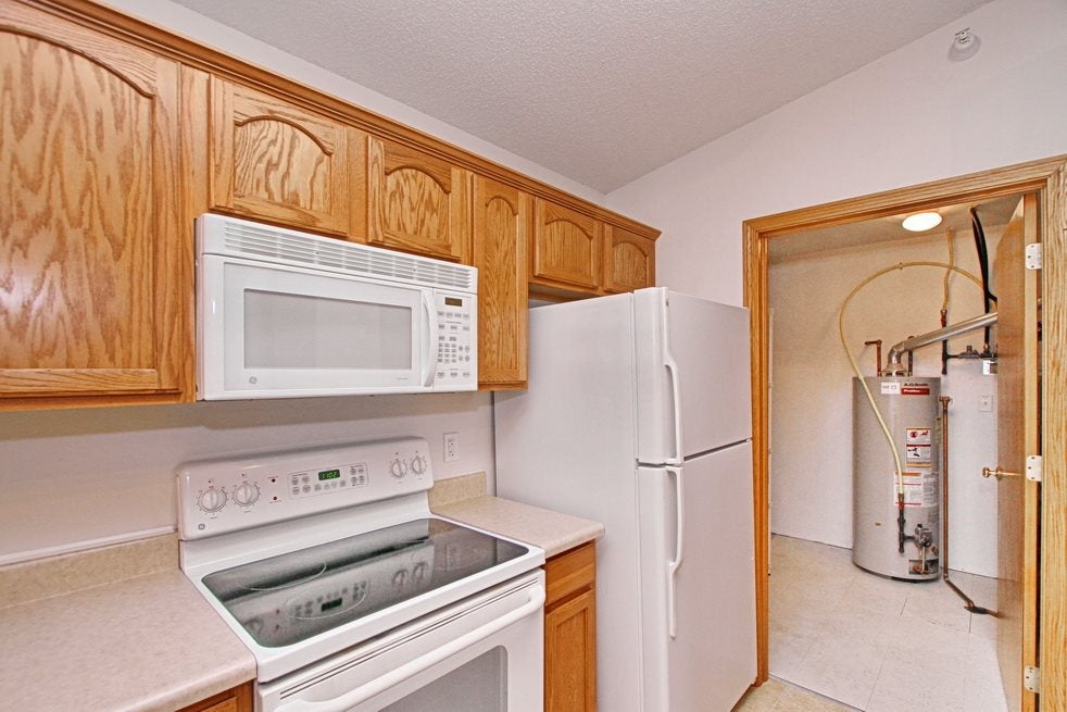 2953 Heinz Road, Unit 7 Iowa City, IA 52240 - Photo 8 of 41 Gallery Image 8