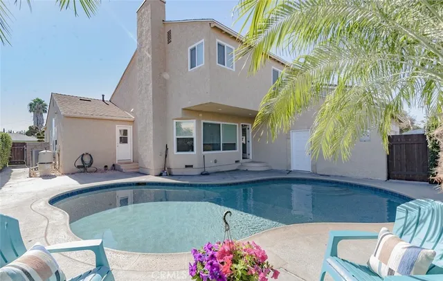 $1,249,000 | 5672 Pepperwood Avenue, Lakewood, CA 90712